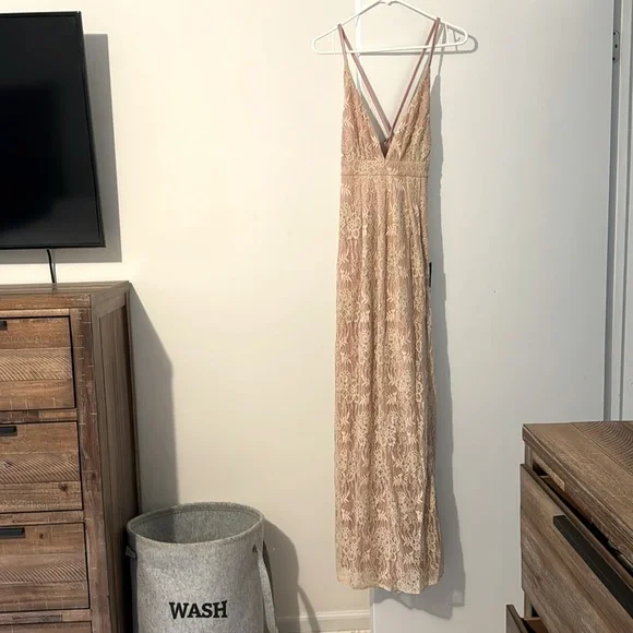 NWT lulus Maxi lace dress - Picture 1 of 4